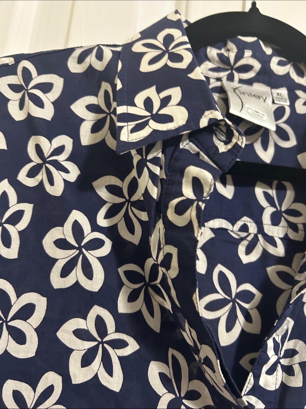 Finley Agatha, Navy Floral Button-Down Blouse, 100% Cotton, XL - Picture 3 of 9